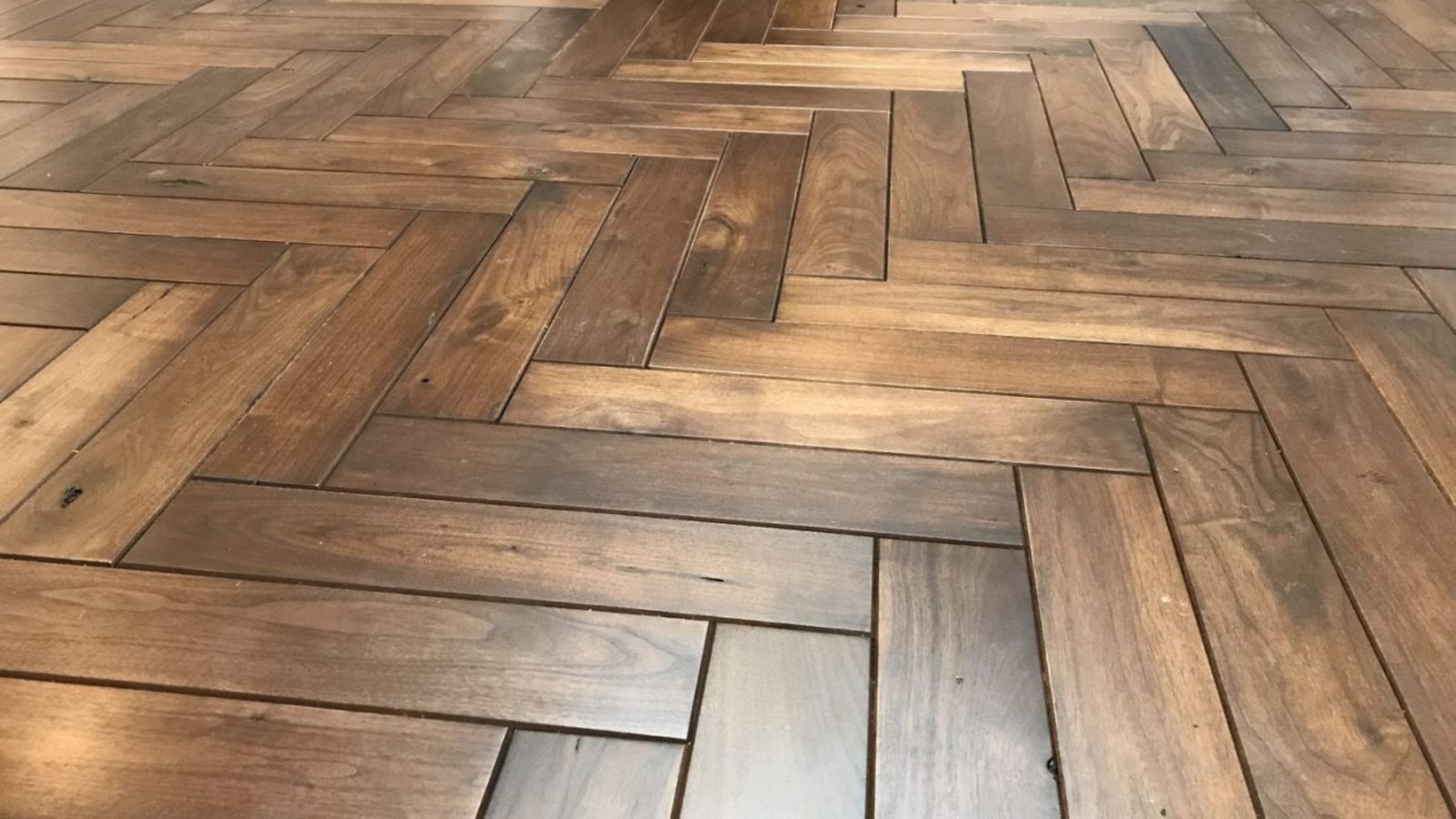 What Are the Benefits of Installing Wooden Parquet Flooring